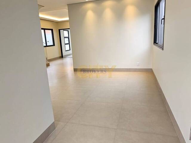 #809 - Casa em condomínio para Venda em Cuiabá - MT