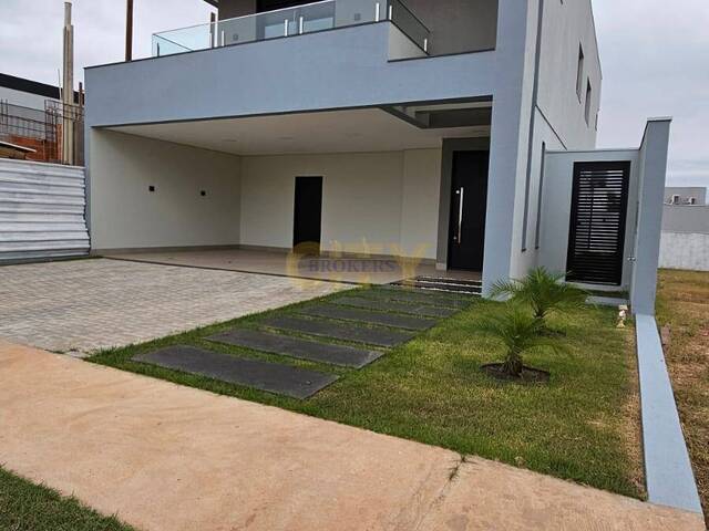 #809 - Casa em condomínio para Venda em Cuiabá - MT
