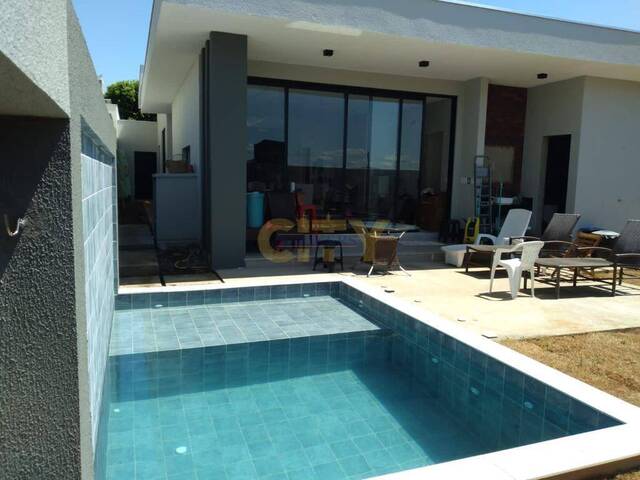 #886 - Casa em condomínio para Venda em Cuiabá - MT