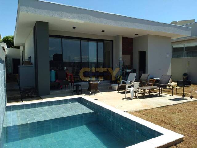 #886 - Casa em condomínio para Venda em Cuiabá - MT