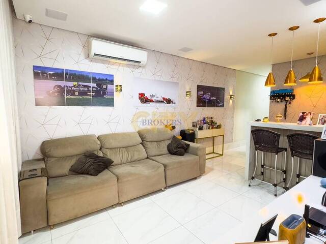 #897 - Casa para Venda em Várzea Grande - MT - 2