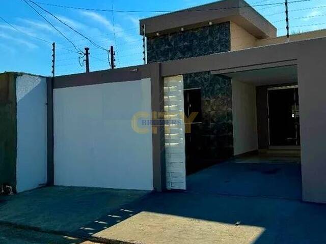 #910 - Casa para Venda em Cuiabá - MT - 1