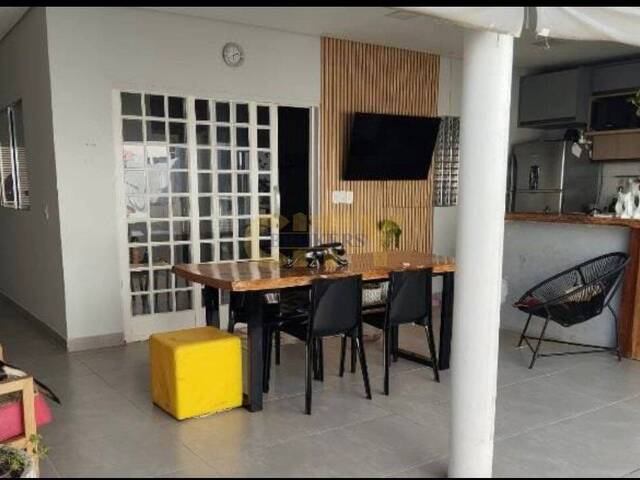 #935 - Casa em condomínio para Venda em Várzea Grande - MT - 2