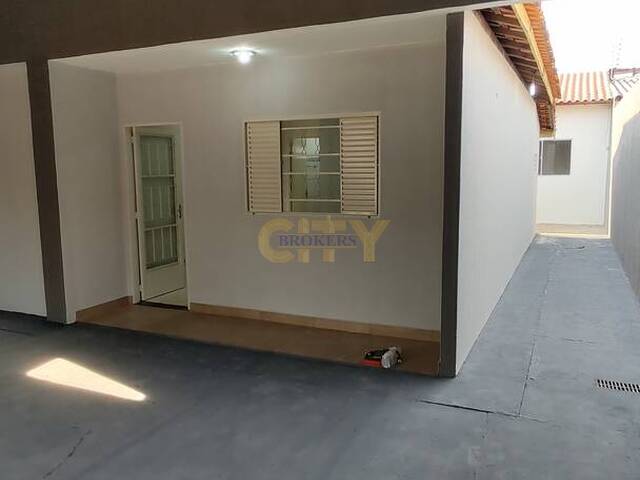 Casa para Venda em Várzea Grande - 4