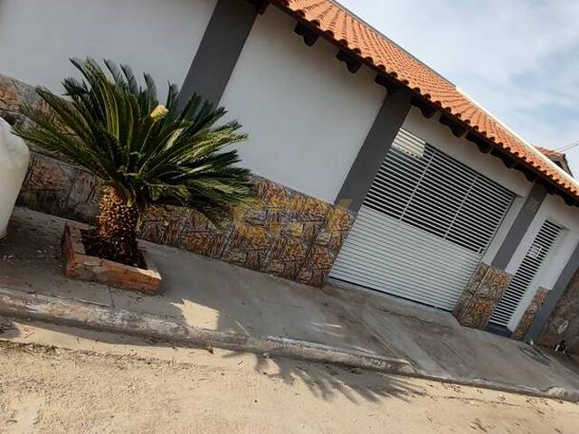 #974 - Casa para Venda em Várzea Grande - MT - 2