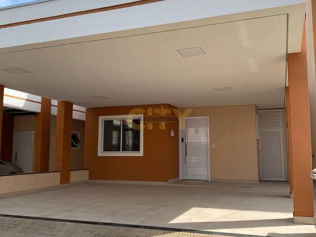#975 - Casa em condomínio para Venda em Cuiabá - MT