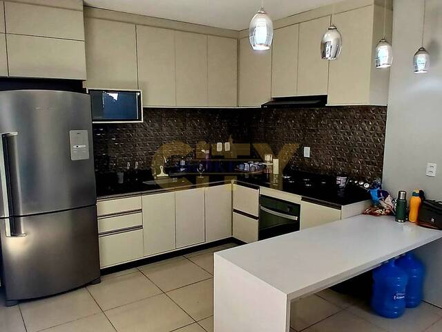 #981 - Casa em condomínio para Venda em Cuiabá - MT