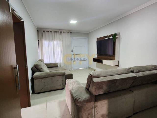 #1023 - Casa em condomínio para Venda em Cuiabá - MT