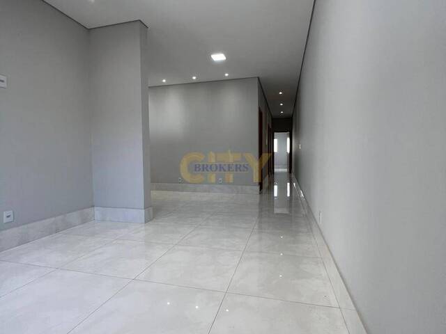 #1032 - Casa para Venda em Cuiabá - MT