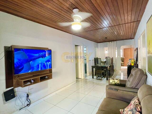 #1033 - Casa para Venda em Cuiabá - MT - 2