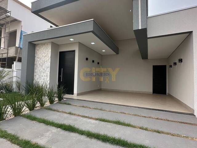 #1051 - Casa em condomínio para Venda em Cuiabá - MT