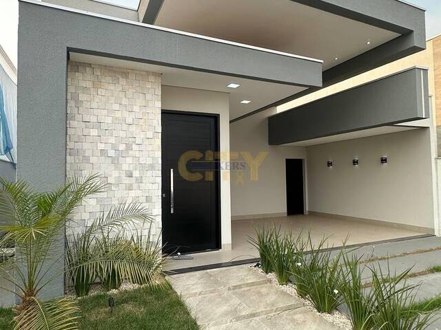 #1051 - Casa em condomínio para Venda em Cuiabá - MT