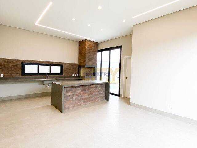 #1062 - Casa em condomínio para Venda em Cuiabá - MT