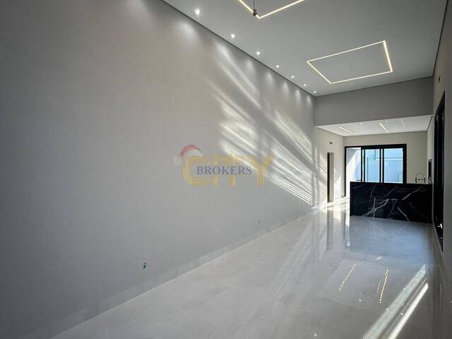 #852 - Casa em condomínio para Venda em Cuiabá - MT