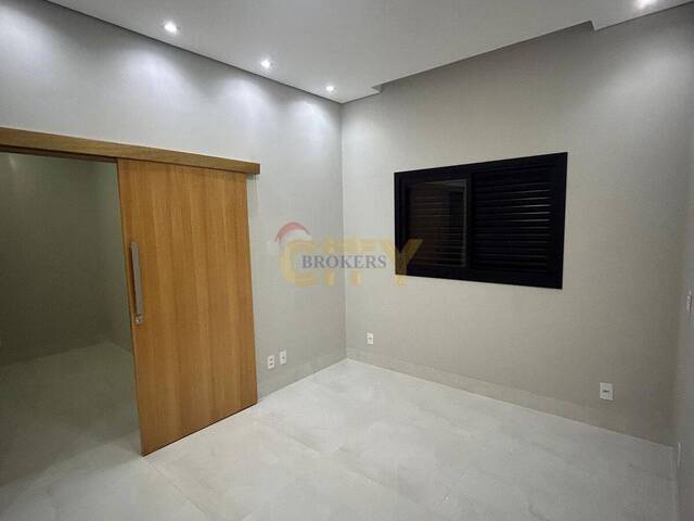 #852 - Casa em condomínio para Venda em Cuiabá - MT
