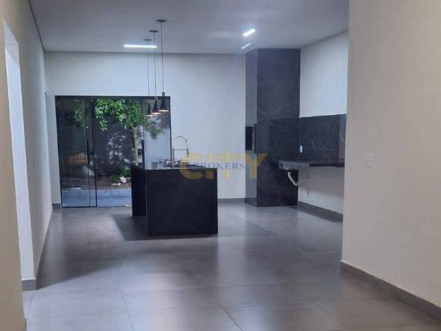 Casa para Venda em Várzea Grande - 5