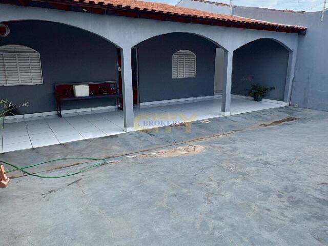 #1218 - Casa para Venda em Cuiabá - MT - 2