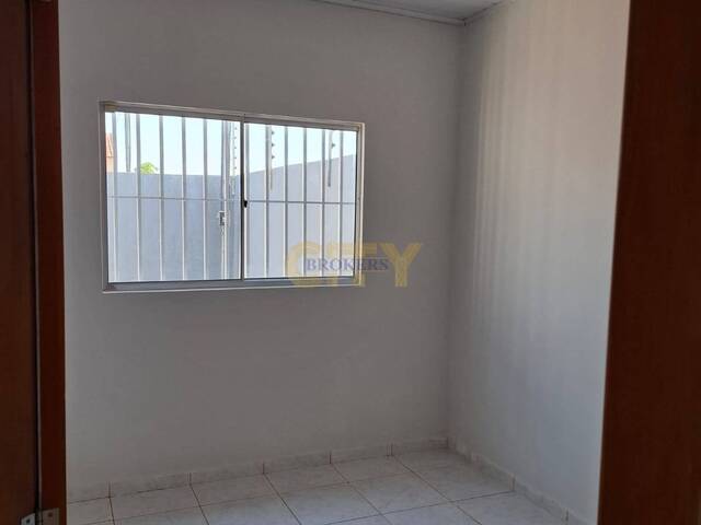 Casa para Venda em Várzea Grande - 5
