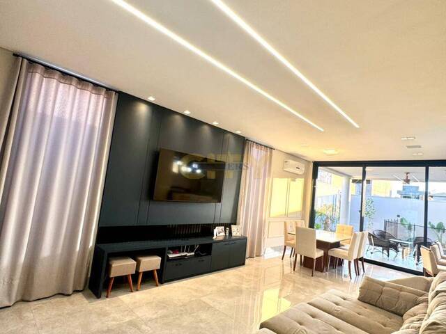 #1823 - Casa em condomínio para Venda em Cuiabá - MT