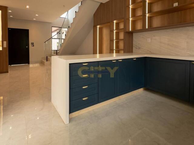 #960 - Casa em condomínio para Venda em Várzea Grande - MT