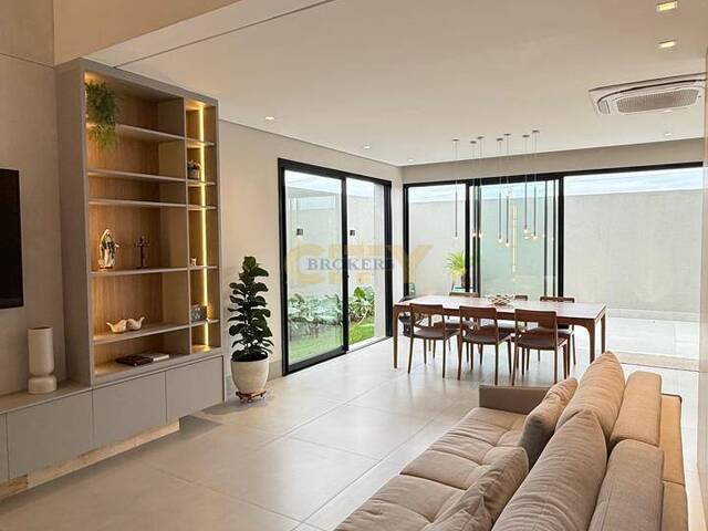 #1862 - Sobrado para Venda em Cuiabá - MT - 2