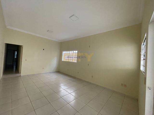 #1948 - Casa para Venda em Várzea Grande - MT - 2