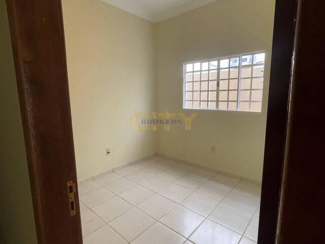 Casa para Venda em Várzea Grande - 5