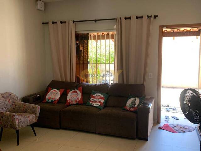 Casa para Venda em Várzea Grande - 2