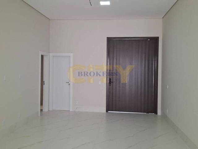 Casa para Venda em Cuiabá - 3