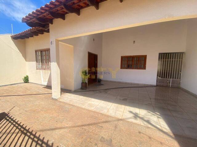 Casa para Venda em Várzea Grande - 2