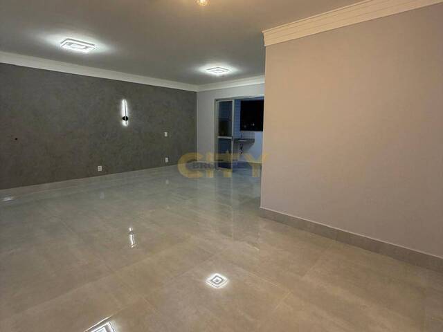 Apartamento para Venda em Cuiabá - 2