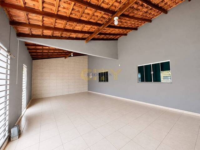 Casa para Venda em Várzea Grande - 4