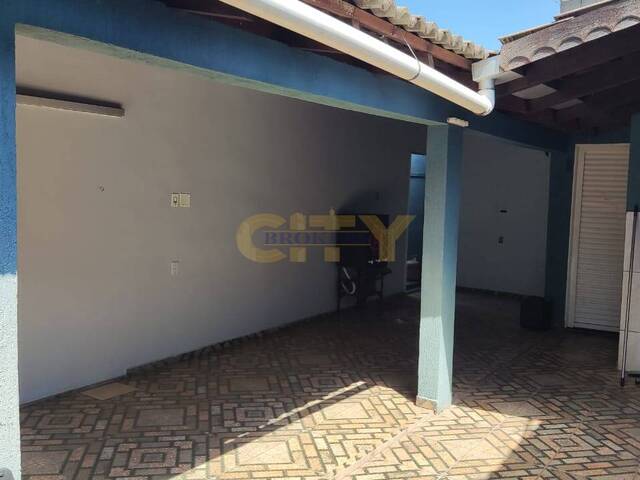 Casa para Venda em Várzea Grande - 5