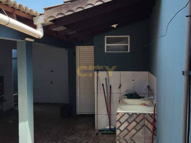 Casa para Venda em Várzea Grande - 4