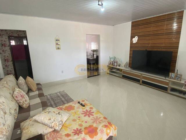 Casa para Venda em Cuiabá - 2