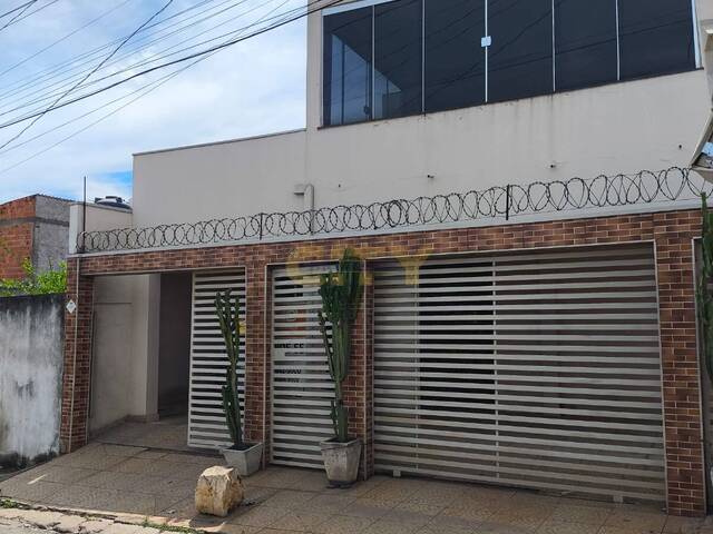 #2073 - Casa para Venda em Cuiabá - MT