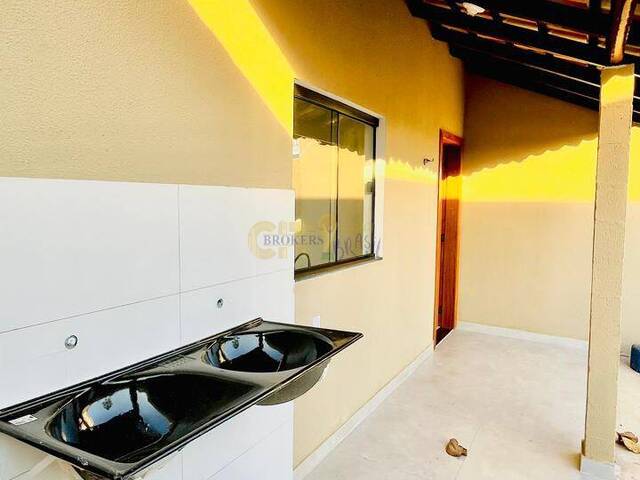 Casa para Venda em Várzea Grande - 4