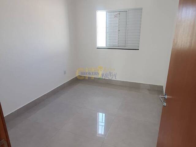 Casa para Venda em Várzea Grande - 5