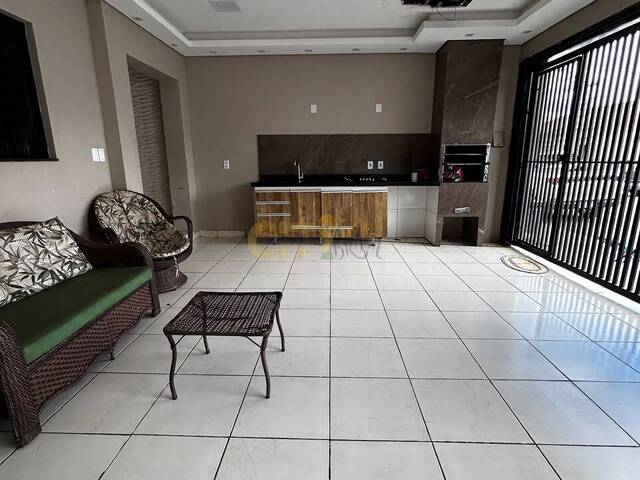 Casa para Venda em Cuiabá - 2