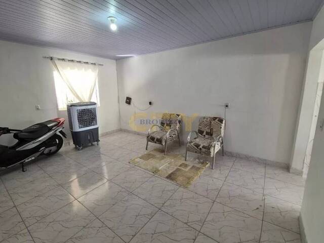 #2240 - Casa para Venda em Cuiabá - MT - 2