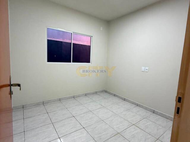 Casa para Venda em Várzea Grande - 5