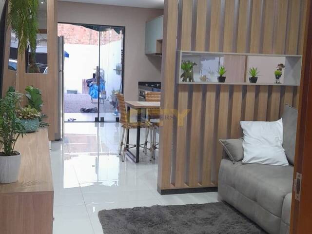 Casa para Venda em Cuiabá - 2