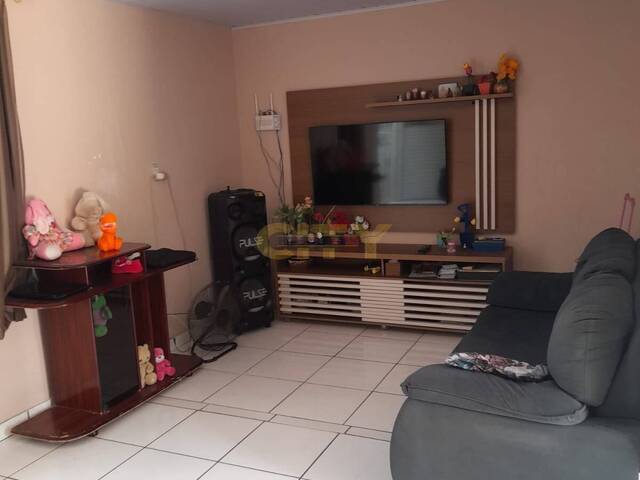 Casa para Venda em Cuiabá - 2
