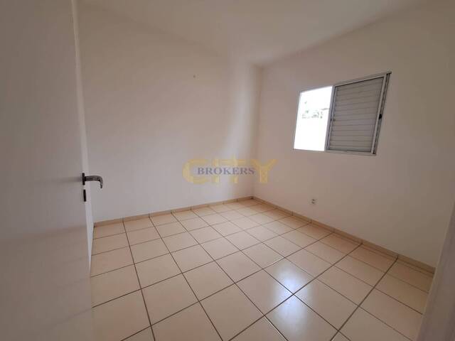 Apartamento para Venda em Várzea Grande - 4