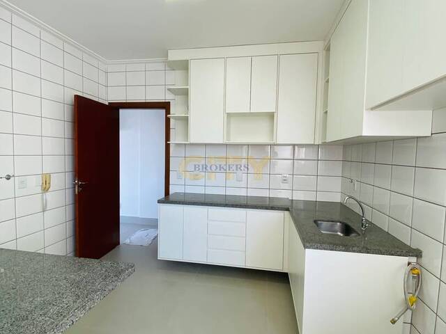 Apartamento para Venda em Cuiabá - 4
