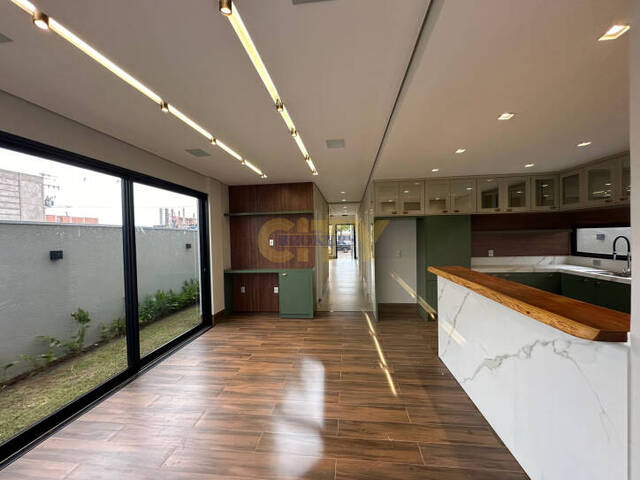 Casa em condomínio para Venda em Cuiabá - 2